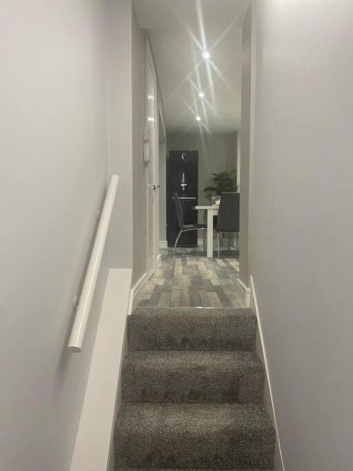 Rivendell Modern 2 Bedroom Apartment In St Peters Village Sleeps 6 Broadstairs Exterior photo