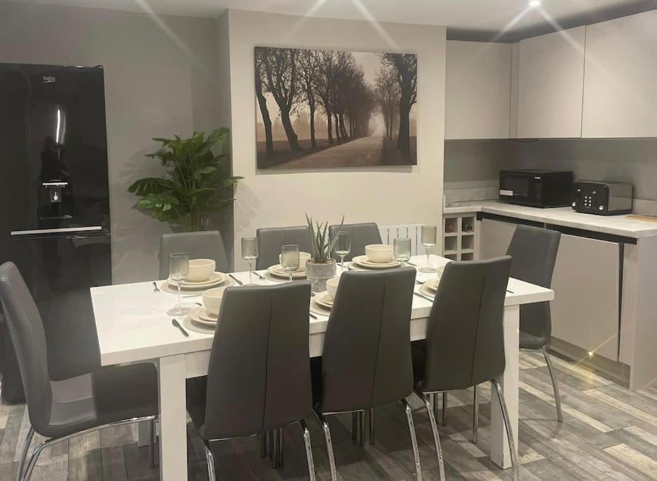 Rivendell Modern 2 Bedroom Apartment In St Peters Village Sleeps 6 Broadstairs Exterior photo