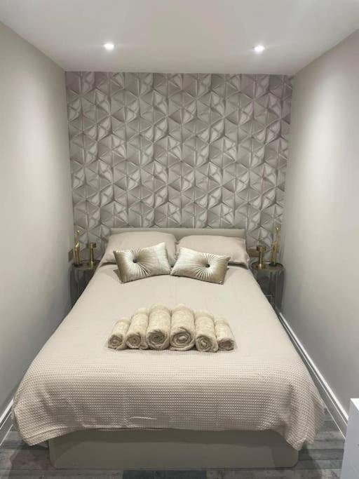 Rivendell Modern 2 Bedroom Apartment In St Peters Village Sleeps 6 Broadstairs Exterior photo