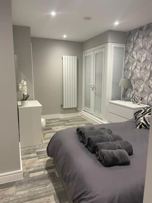 Rivendell Modern 2 Bedroom Apartment In St Peters Village Sleeps 6 Broadstairs Exterior photo