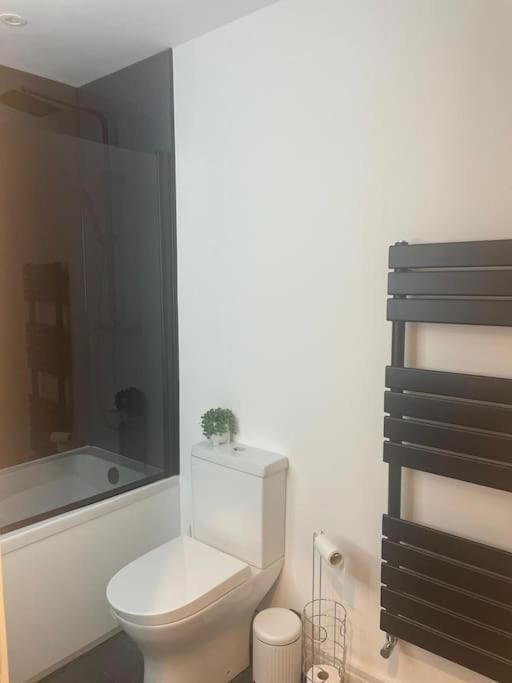 Rivendell Modern 2 Bedroom Apartment In St Peters Village Sleeps 6 Broadstairs Exterior photo